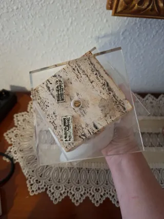 Figura decorativa cerámica y metal