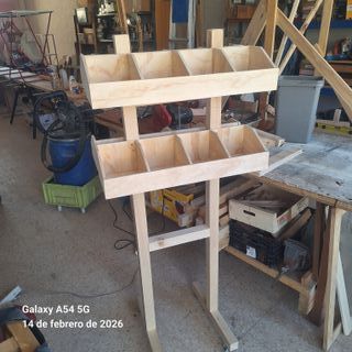 Expositor Estantería Madera y Plástico