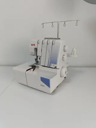 Remalladora Alfa 8703 con  Bolsa para transportar