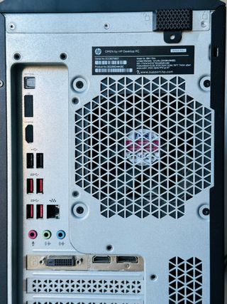 Torre HP Omen Gaming i5 1050