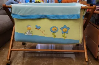 Minicuna con ruedas
