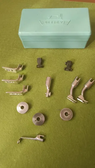 REFREY Caja de Accesorios Máquina Coser Refrey 427