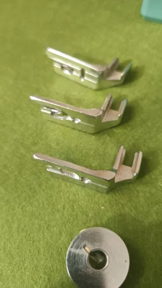 REFREY Caja de Accesorios Máquina Coser Refrey 427