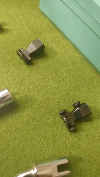 REFREY Caja de Accesorios Máquina Coser Refrey 427