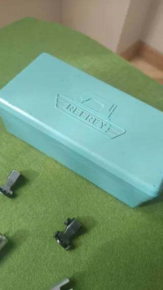 REFREY Caja de Accesorios Máquina Coser Refrey 427