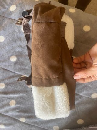 Mochila terciopelo marrón y blanco