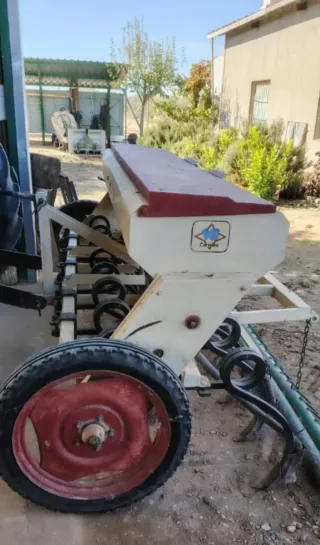 Sembradora de 17 brazos