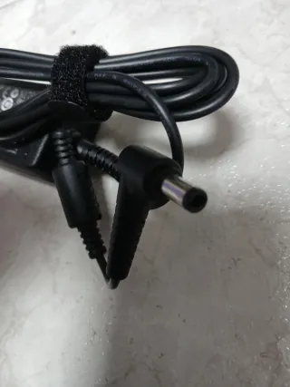 Cargador marca MSI Portátil, compatible, 40W 19V