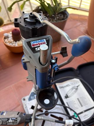 Dremel 3000 con soporte y maletín
