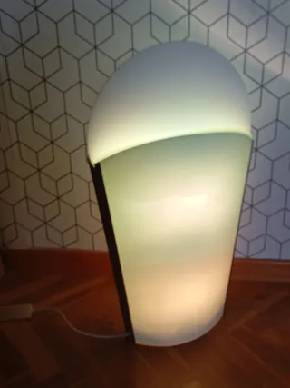 Lámpara de mesa moderna