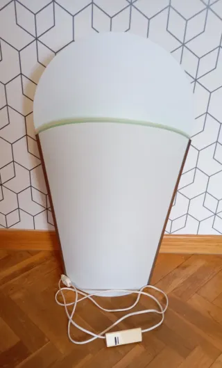 Lámpara de mesa moderna