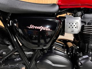 Triumph Street Twin