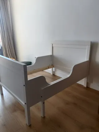Cama infantil Ikea extensible. Sundvik