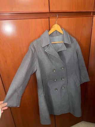 Abrigo gris doble botonadura