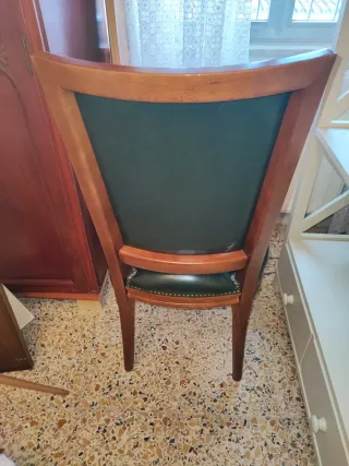 Silla antigua de despacho en piel y madera