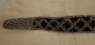 Cinturón pedrería negro y dorado