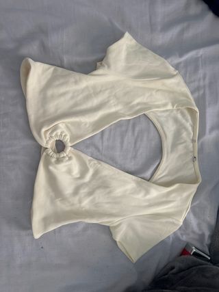 Top beige con anilla