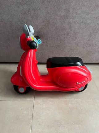 Vespa roja para niños