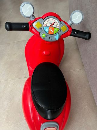 Vespa roja para niños