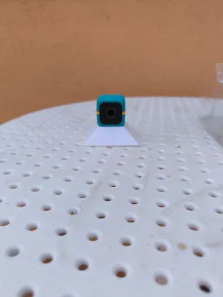 Piccola fotocamera d'azione Polaroid Cube in blu