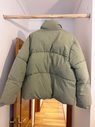 Chaqueta acolchada oversize Zara verde M