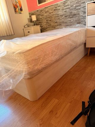 Canapés abatible y colchónes nuevos