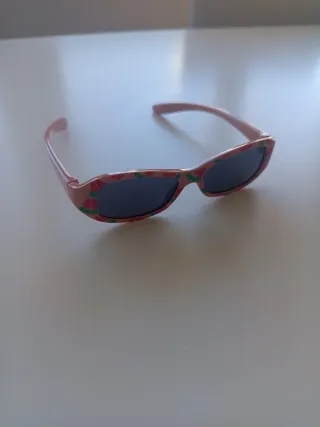 Gafas de niña con estampado de sandía 5 euros