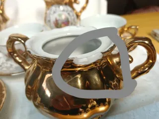 Servizio tazzine porcellana oro e bianco