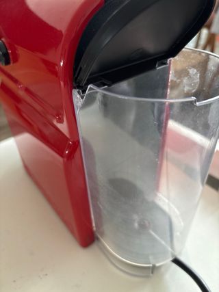 Cafetera Nespresso Krups Roja