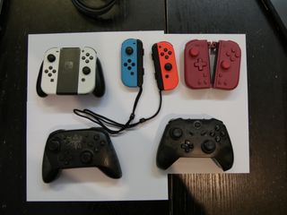 Nintendo Switch Bundle con Giochi e Controller