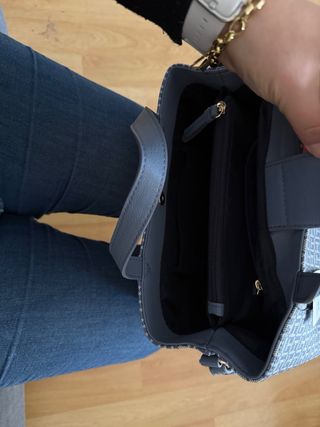 Bolso Tommy Hilfiger monograma azul y beige