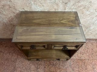 Mueble auxiliar madera rústica con tapa cristal