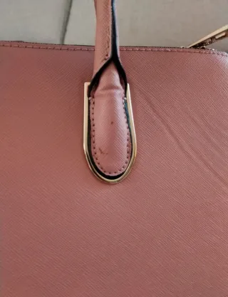 Borsa rigida rosa a mano o tracolla