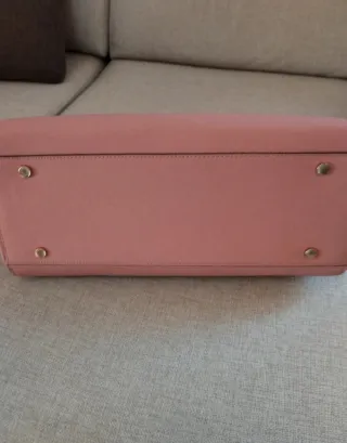 Borsa rigida rosa a mano o tracolla