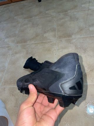 Botas de fútbol negras