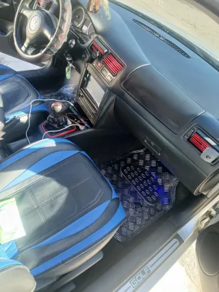 Volkswagen Golf 2003