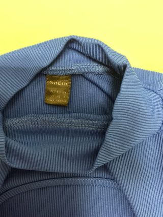 Maglia Shein blu con cut-out