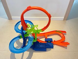 Pista Hot Wheels - choque en el aire