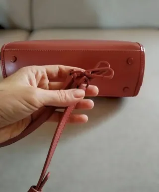 Borsa rigida Zara rosa a mano e tracolla