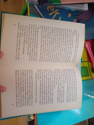 MANOLITO TIENE UN SECRETO (Spanish Edition)