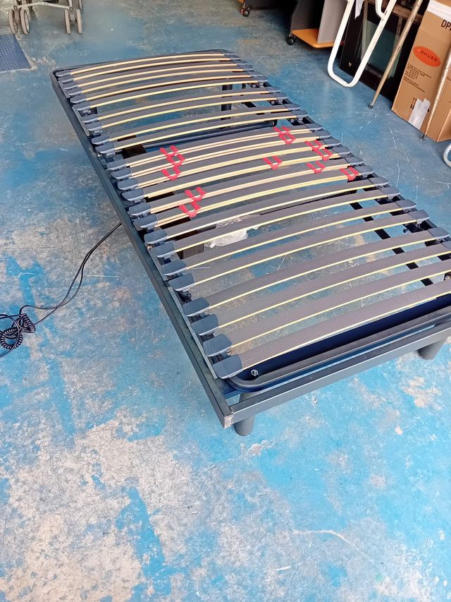 CAMA ARTICILADA COMO NUEVA 190 x 90 EN 100 EUROS