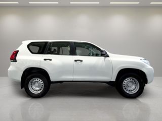 Toyota Land Cruiser  2.8 D-4D GX 7 plazas