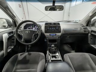 Toyota Land Cruiser  2.8 D-4D GX 7 plazas