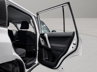 Toyota Land Cruiser  2.8 D-4D GX 7 plazas