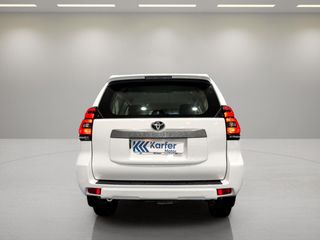 Toyota Land Cruiser 2.8 D-4D GX 7 plazas