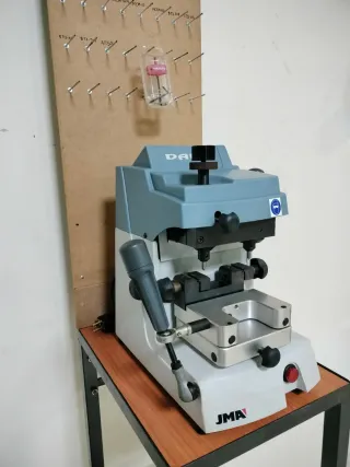 Máquina Duplicadora de Llaves JMA lote 2 máquinas.