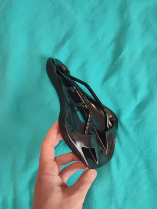 Sillín de bicicleta nuevo