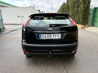 Ford Focus 2007 con Pegatina Medioambiental