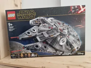 LEGO Star Wars Millennium Falcon 75257 - Nuovo