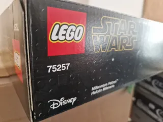 LEGO Star Wars Millennium Falcon 75257 - Nuovo